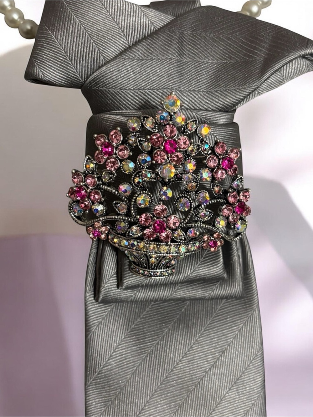 Faux Pearl Necklace with Silver Ribbon and Pink Floral Brooch - Picture 4 of 6